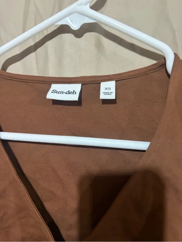 Sun-deh Aritzia long sleeve - Image 2