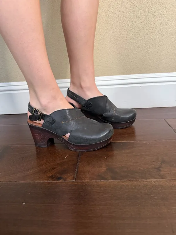 B.O.C. BOC Cecila Clog Block Heel Black with Woodgrain Size 8 - Image 5