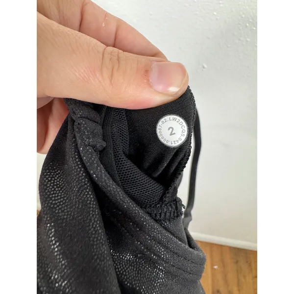 Lululemon Flow Y Bra Nulu Black Shine Metallic Foil Sports Bra Size 2 LW2DCQS - Image 4