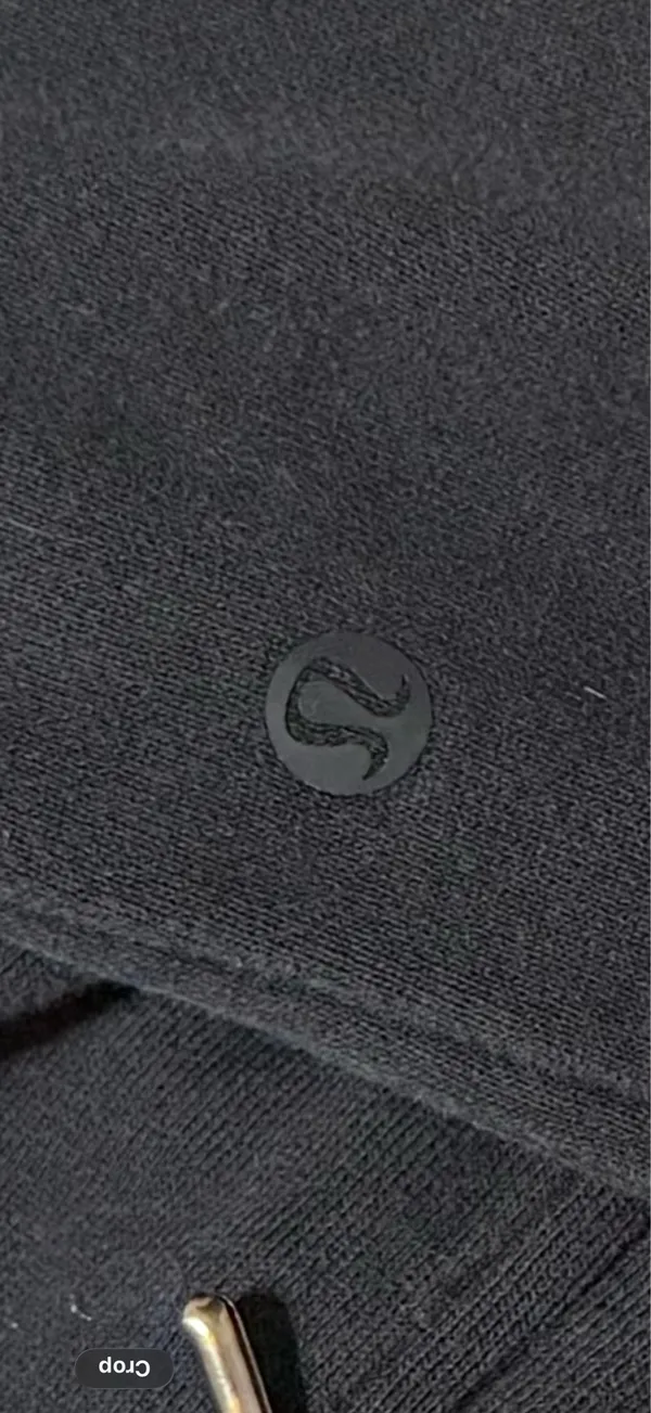 Lululemon black sweatpants / joggers with drawstring waist and tapered fit #athleisure #yoga - Image 3