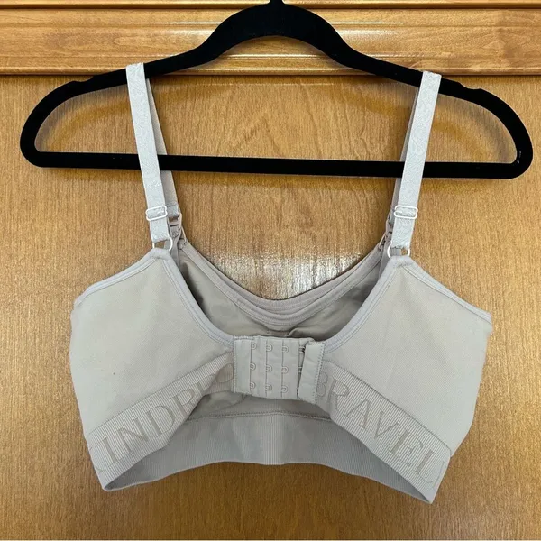 Kindred Bravely Sublime Hands Free Pumping & Nursing Bra in Beige Size Medium - Image 5