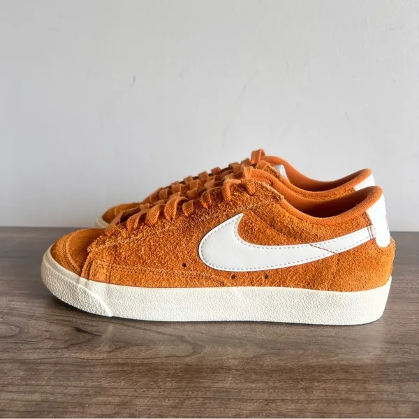 NIKE NEW Women's Blazer Low '77 Monarch Shoe Size 7.5 #B1897 - Image 3