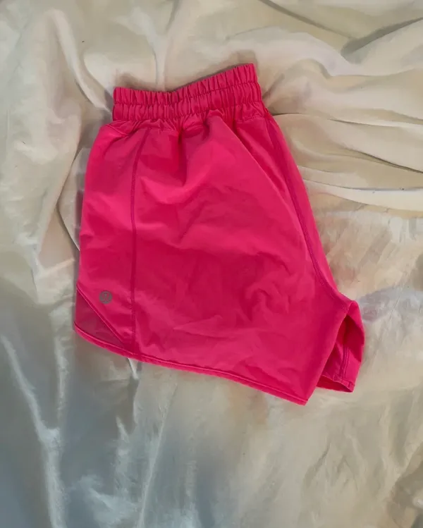 Lululemon Hotty Hot 4" - Image 4