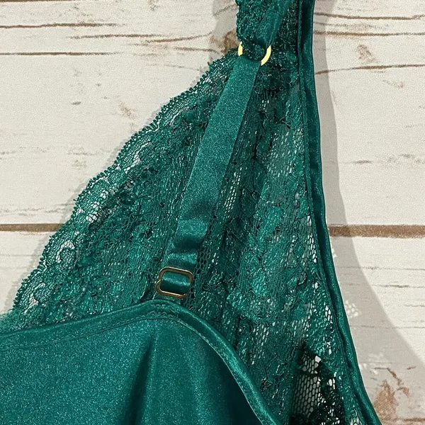 Victoria’s Secret Gold Label Lace Satin Gown - Green - Large - Image 9