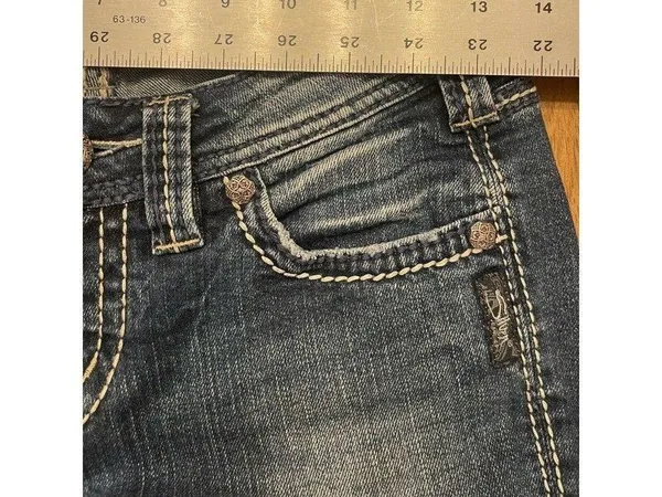 Women's Silver Dark Wash Aiko Bootcut Denim Jeans Marked Size 26x29(27) - Image 8