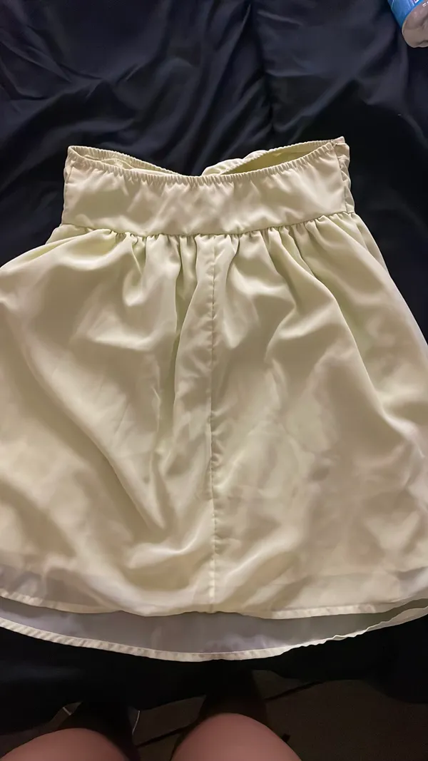 Flowy short yellow dress Size M - Image 4