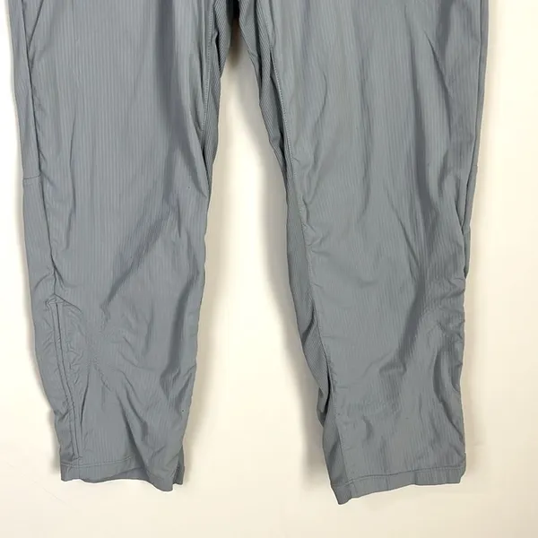 Lululemon Beyond the Studio Crop Joggers Pants Size 4 - Image 4