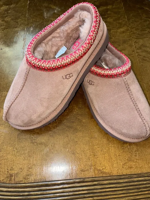 UGG Tasman II Slippers in Sand/Dark Cherry - Image 8