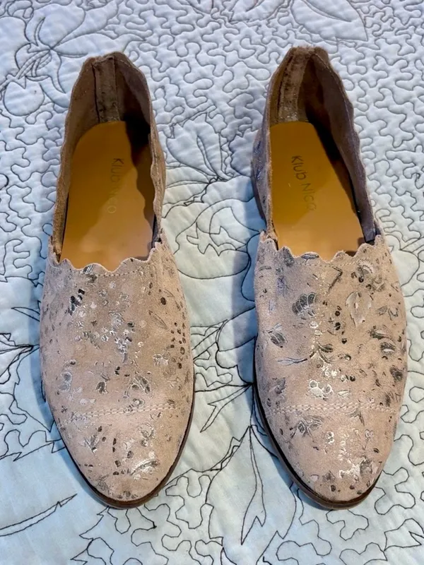 💥KLUB NICO Georgette Scalloped Pewter Floral Flat Made in Spain EU 36 US 6💛 - Image 2
