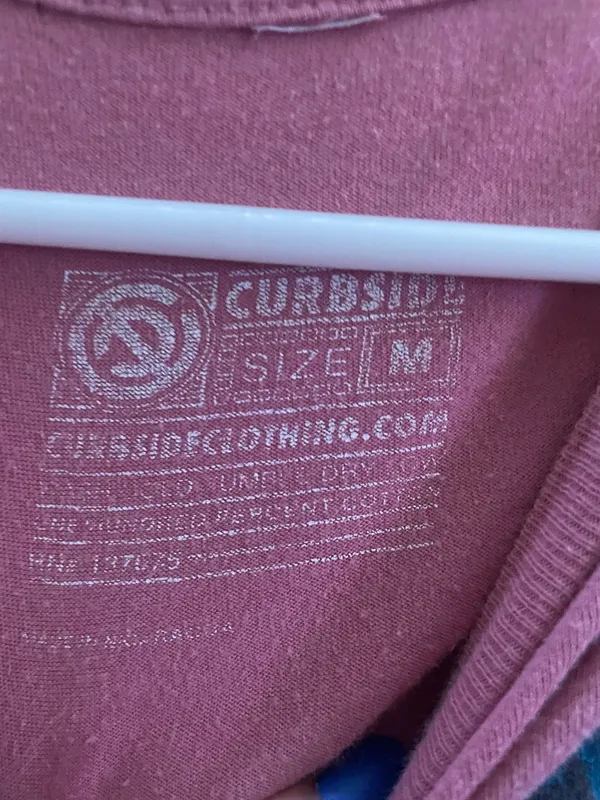 Pink graphic tee Size M - Image 2