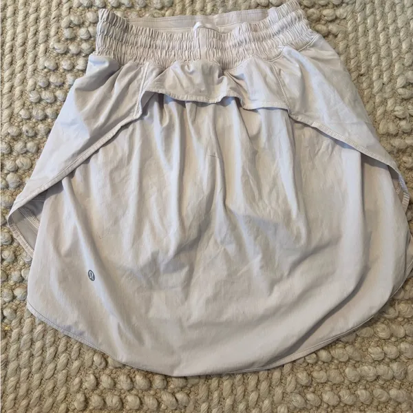 Lululemon size 2 hotty hot skirt - Image 2