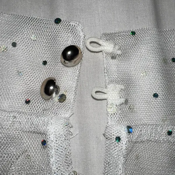 White mesh Sparkly top. Silver Size L - Image 4