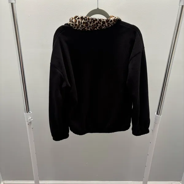 SHEIN Black Half-Zip Pullover with Leopard Print Collar - Image 5