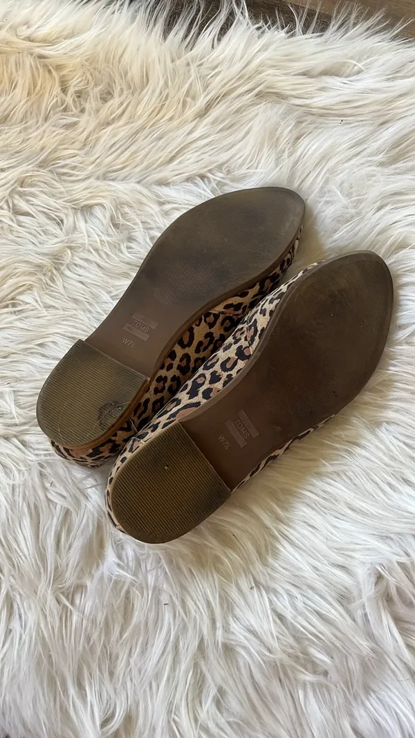 TOMS women's Leopard Print Julie Flat - Image 6