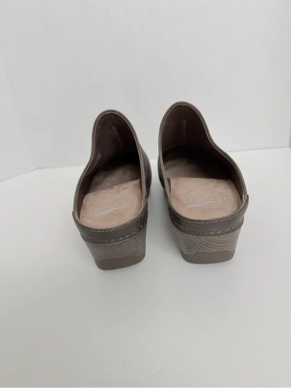 Dansko Clogs Melody Slip On Mules Leather Comfort Travel Burnished Taupe Grey - Image 3