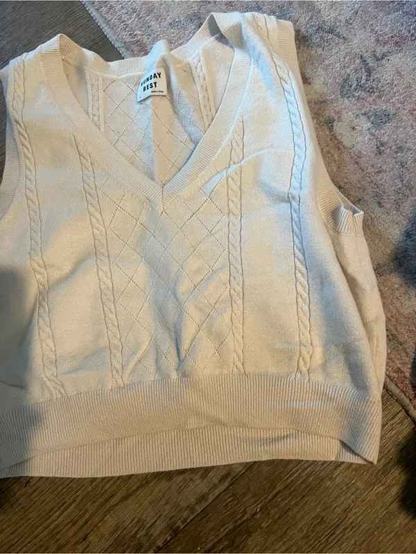Sunday best Cream Cable-Knit V-Neck Sweater Vest - Image 6