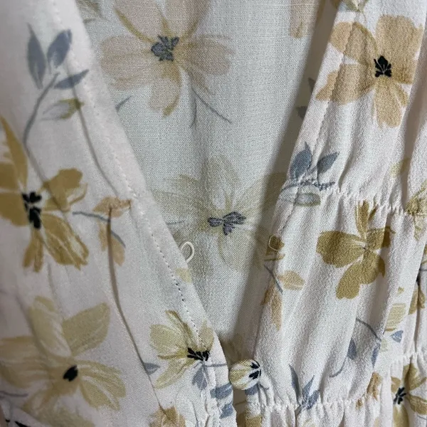 Zara Puff Sleeve Floral Button Front Top XS - Image 12