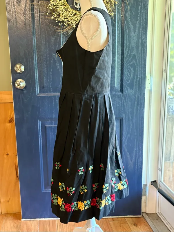 Vintage Riehl Modell Berchtesgaden German Dirndl Dress Black Floral Embroidery M - Image 4