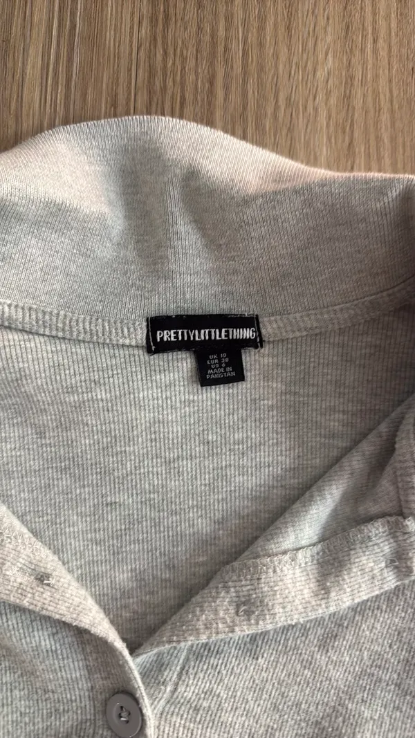 Pretty Little Thing button down sweater - Image 2