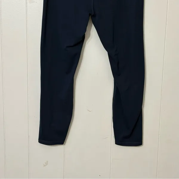 Quince Ultra Form High Rise Capri Leggings Navy Blue L Athleisure Workout Yoga - Image 7