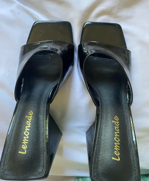 Black Chunky Heels Size 7 - Image 7