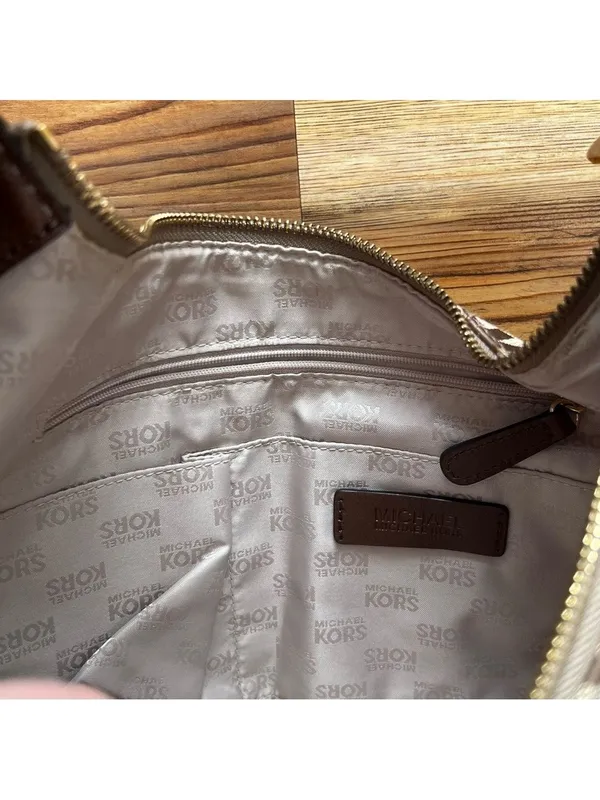 Michael Kors Women's Brown and Cream Shoulder Bag #260125 - Image 9