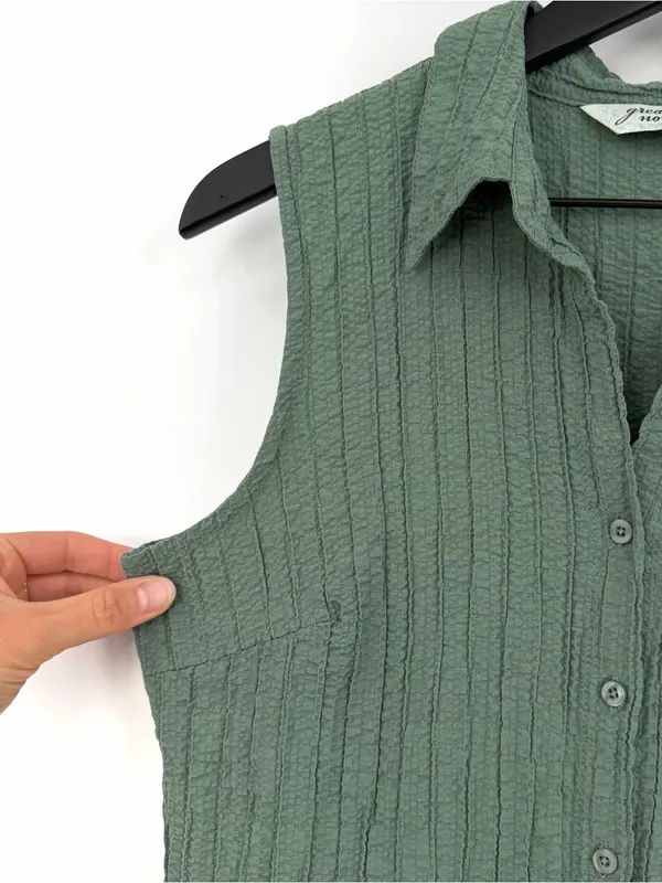 GREAT NORTHWEST Sleeveless Blouse Sage Green L - Image 2