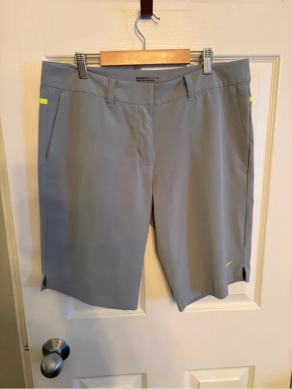 Nike Golf Tour Performance shorts, light grey color, with neon accents, Size 10 - Image 2