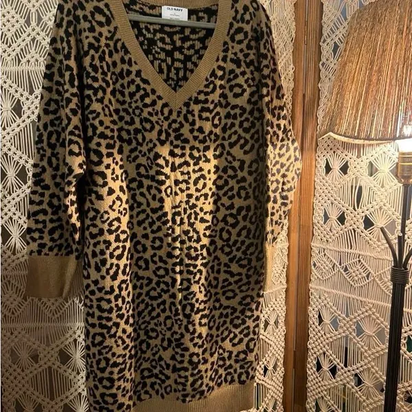 Old Navy NWT Animal Print Long Sleeve Sweater Dress - Image 2