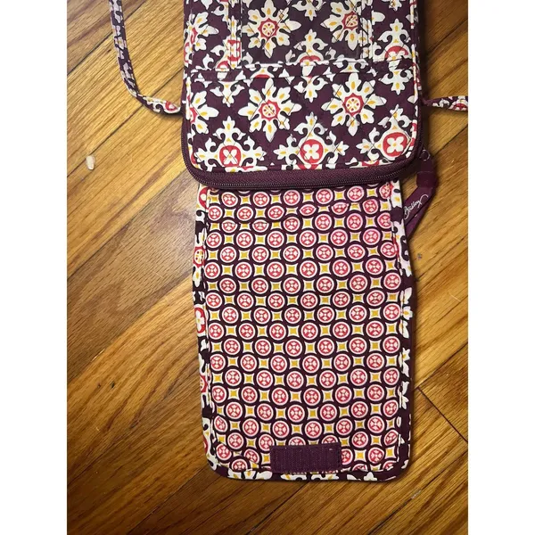Vera Bradley Chic Mini Hipster Crossbody Medallion Print Bag - Image 5