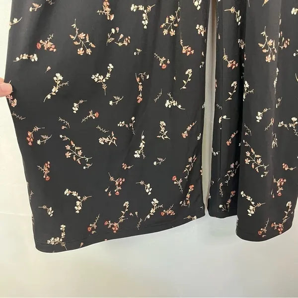 Boutique Kaileigh Black Floral Wide Leg‎ Jumpsuit XS - Image 5