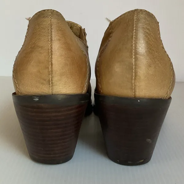 Tan Leather Western Ankle Boots Size 7 Block Heel Boho Fall Booties Pointed Toe - Image 7