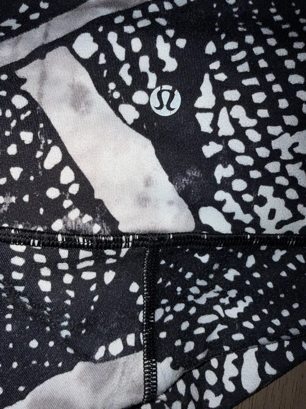 Lululemon Black & White Patterned High-Rise Leggings Size 8 - Image 6