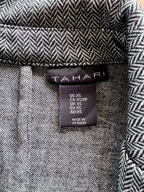 Tahari blazer - Image 5