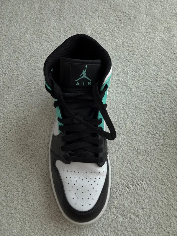 Nike Air Jordan 1 Mid - Image 2