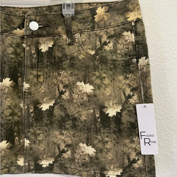 Faded Rose Camouflage Mini Skirt - Image 3