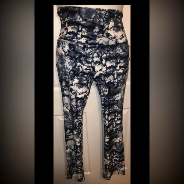 Bobbie Brooks Tie Dye Yoga Pants w/Fold Over Waistband Sz M - Image 2