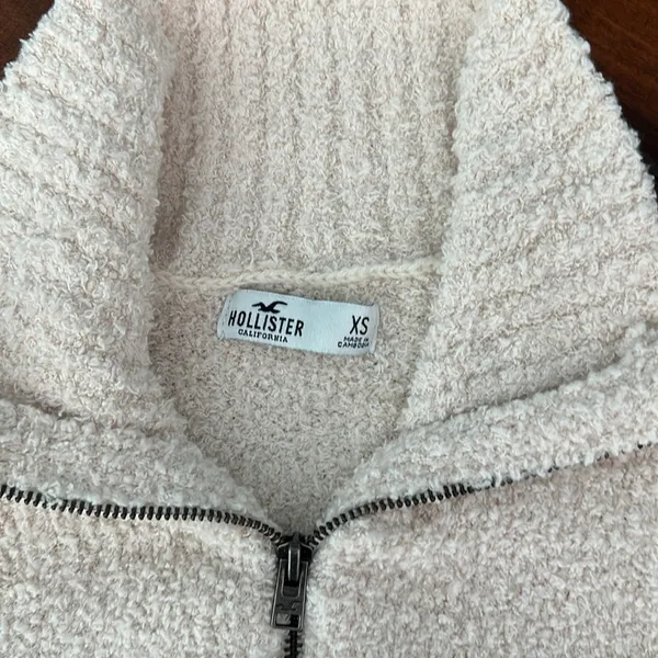Hollister Quarter Zip Never Worn - Image 2