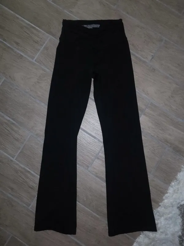 Victoria’s Secret Black Ruched-Waist Flared leggings - Image 4