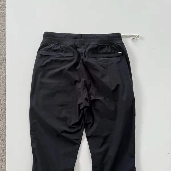 Vuori Joggers Size Medium - Image 6