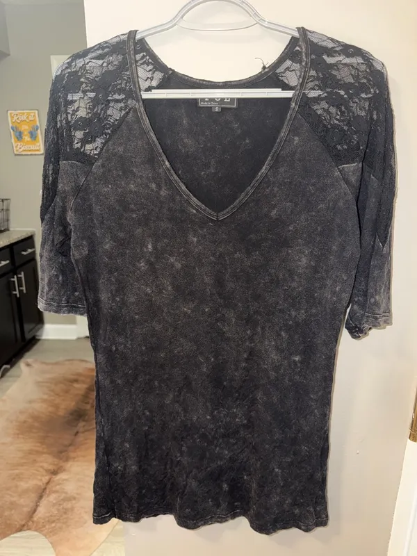 $48 NWOT POL Mixed Media Lace V-Neck Top - Charcoal Wash S - Image 2