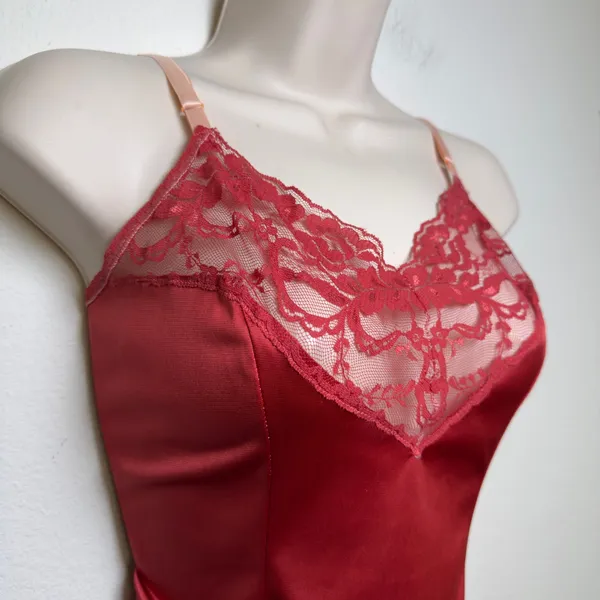 VTG‎ 80s Vassarette Women Nylon Whimsigoth Cami Top Medium Red Lace Trim Satin - Image 2