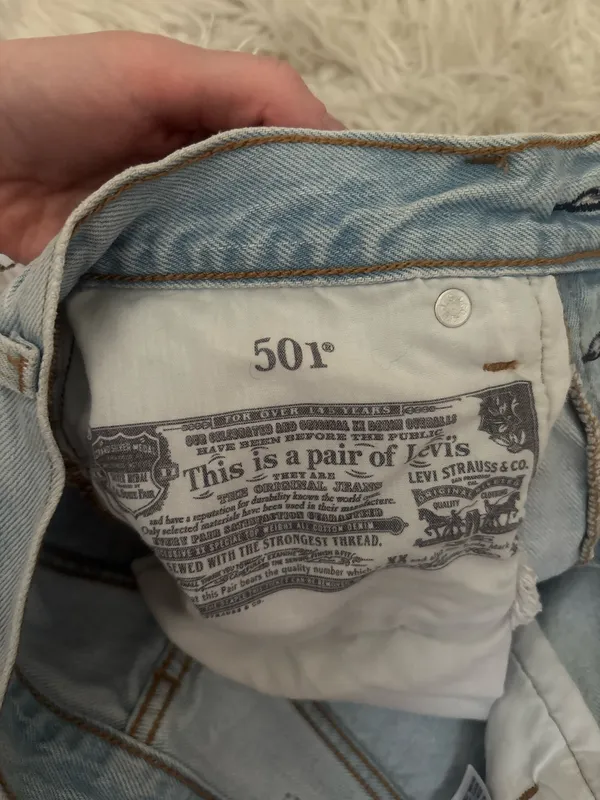 Levi's 501 Women's Light Wash Denim Cutoff Shorts 24W Mid Rise - Image 3
