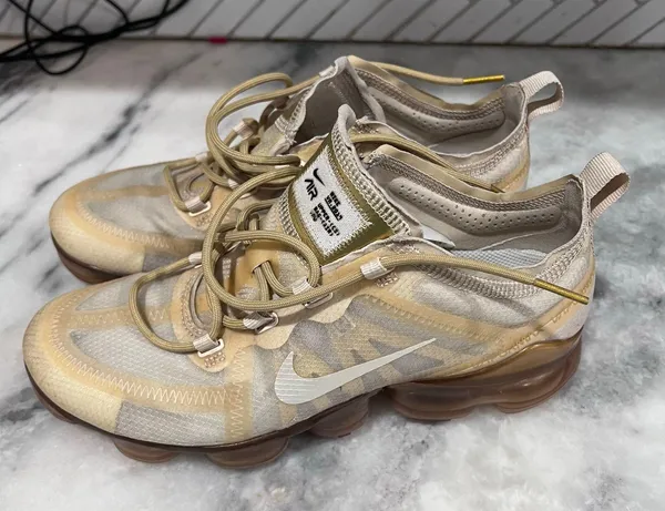 Nike Air Vapormax 2019 AR6632-101 Women’s Size 8.5 Beige Gold White Running Shoe - Image 8