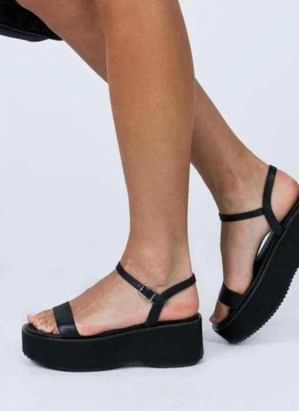 Princess Polly Elanore Black Chunky Platform Sandals - Image 4