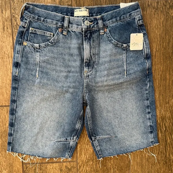 NWT Free People Ghost Town Long Denim Short Size 29 - Image 11