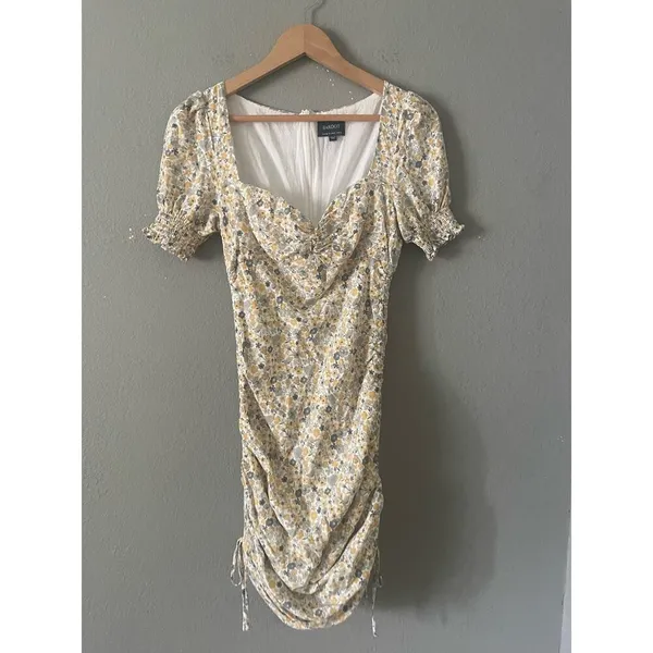 Bardot Cindy Sweetheart Dress in Soft Yellow Floral - Image 5