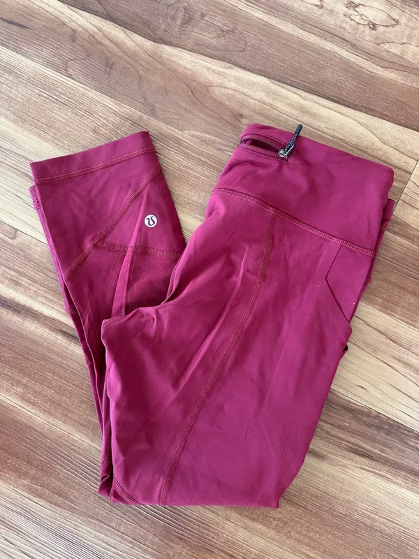 LULULEMON Pace Rival Crop *22" in Ruby Wine Sz. 6 - Image 12