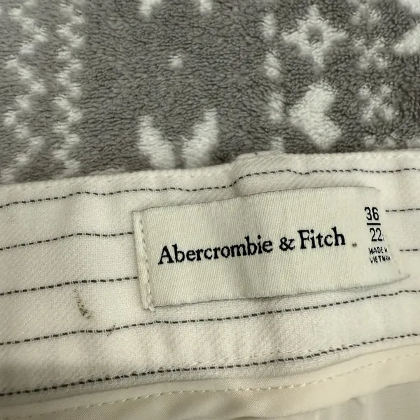 NWT Abercrombie & Fitch Ultra High Rise Wide Leg Pinstripe Pants White 22‎ Short - Image 6