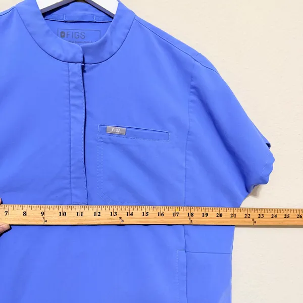 FIGS Montex Scrub Top Women's Size Small in Ceil Blue Mock Neck Pockets Oversize - Image 9